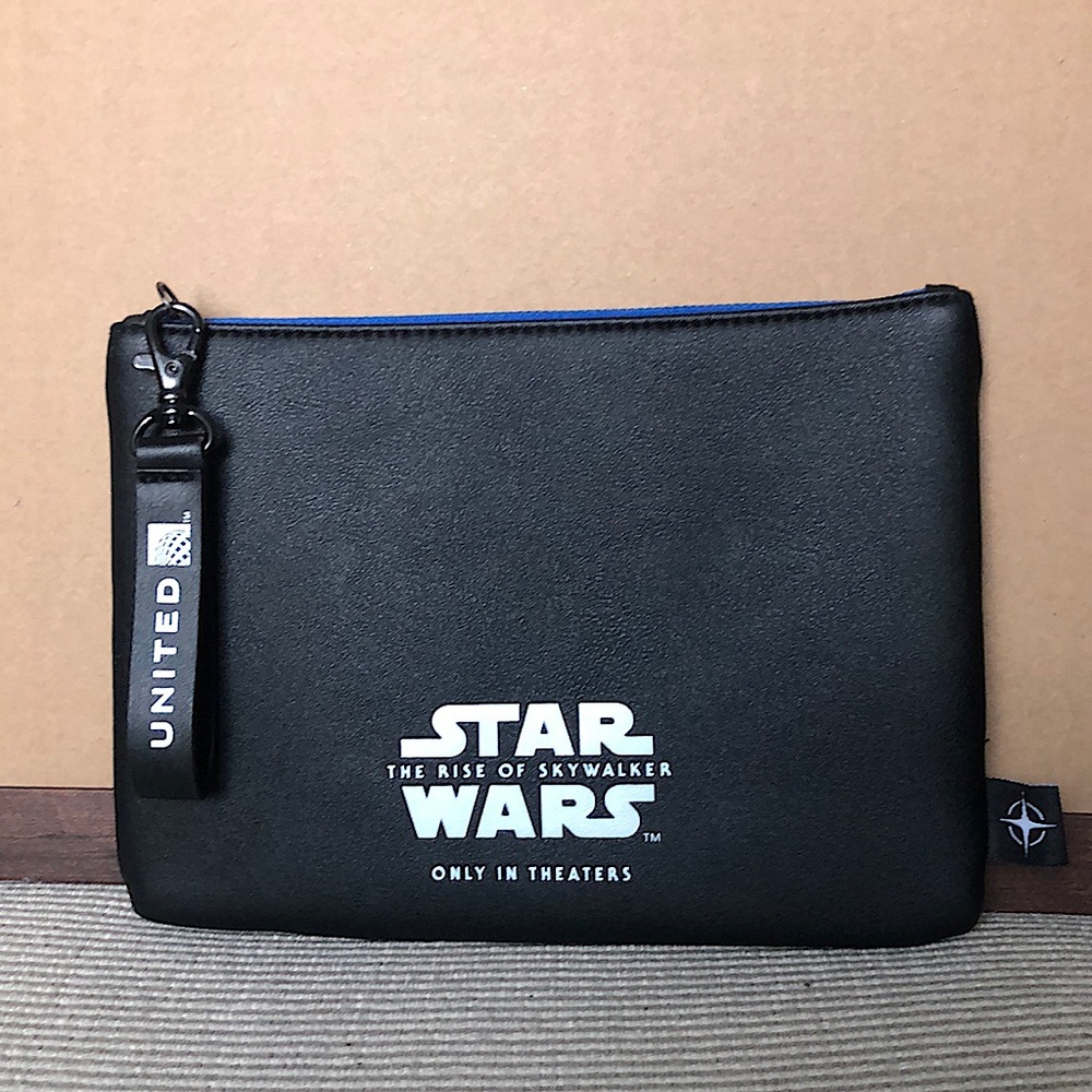 NWOT Star Wars Wristlet